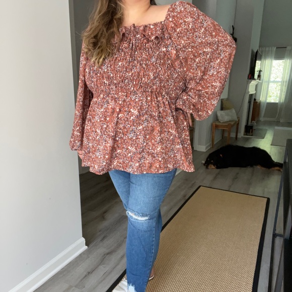 Ditsy floral peasant top 💗 - Picture 5 of 5